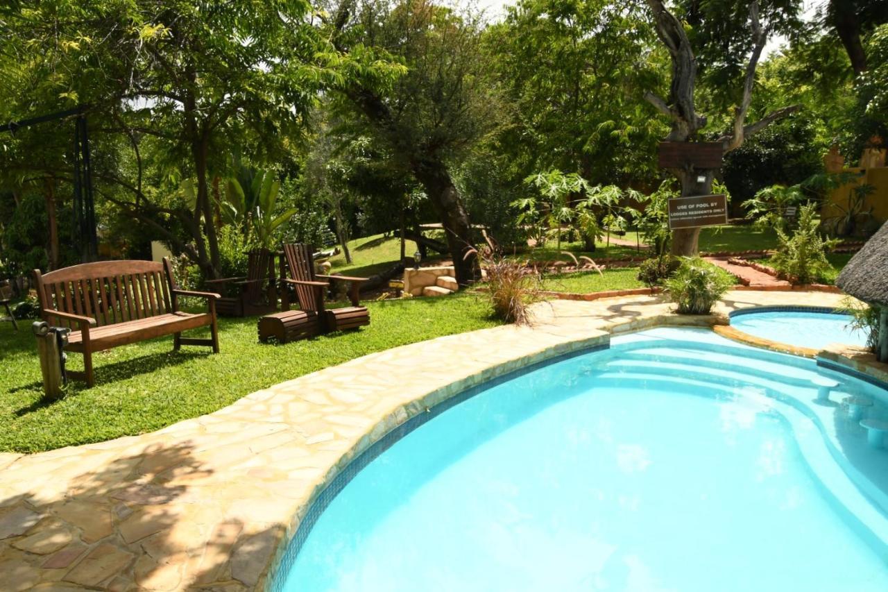 Tambuti Lodge Rundu Esterno foto