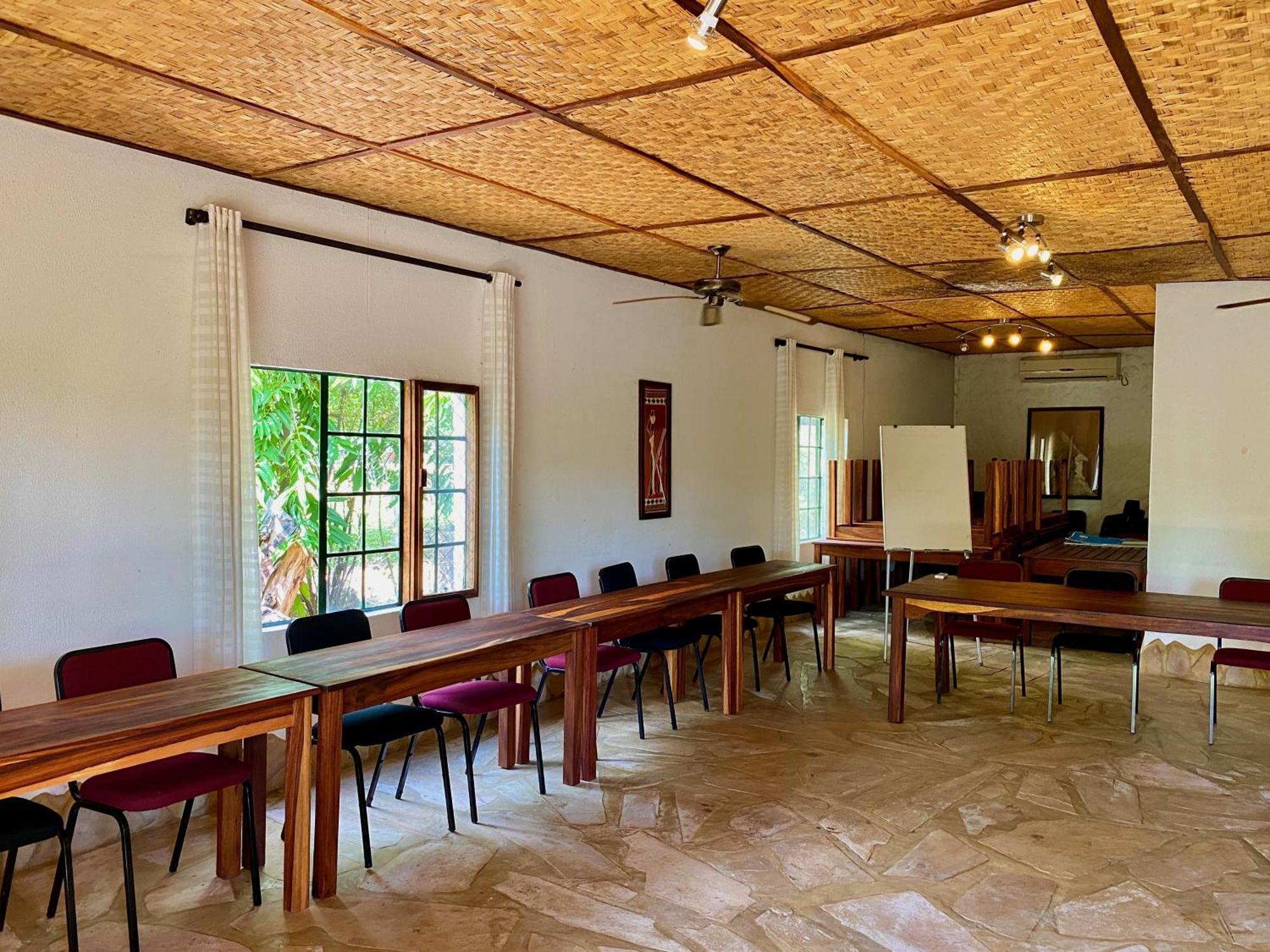 Tambuti Lodge Rundu Esterno foto