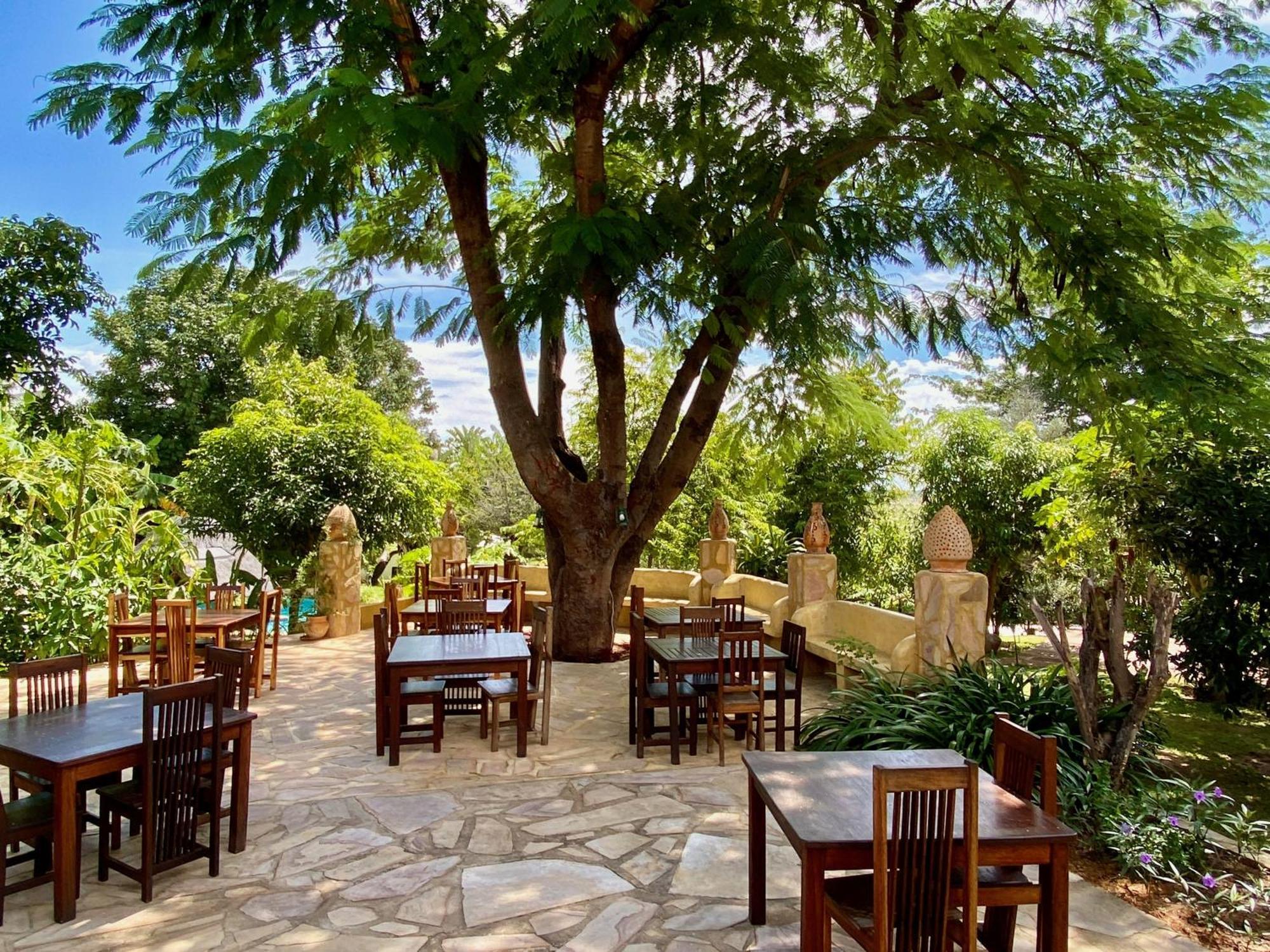 Tambuti Lodge Rundu Esterno foto