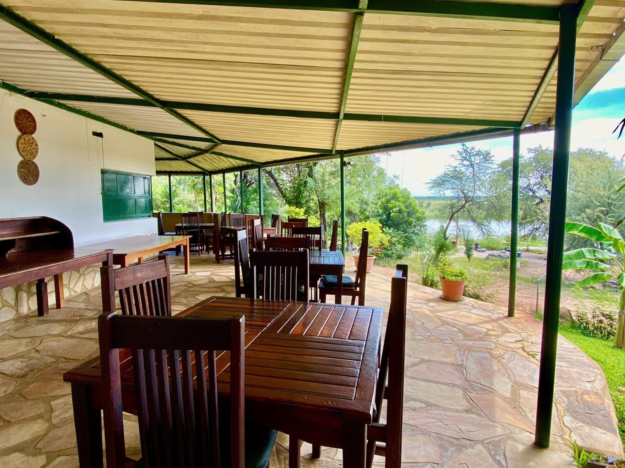 Tambuti Lodge Rundu Esterno foto