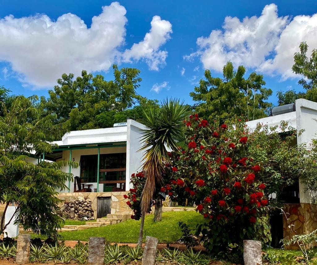 Tambuti Lodge Rundu Esterno foto