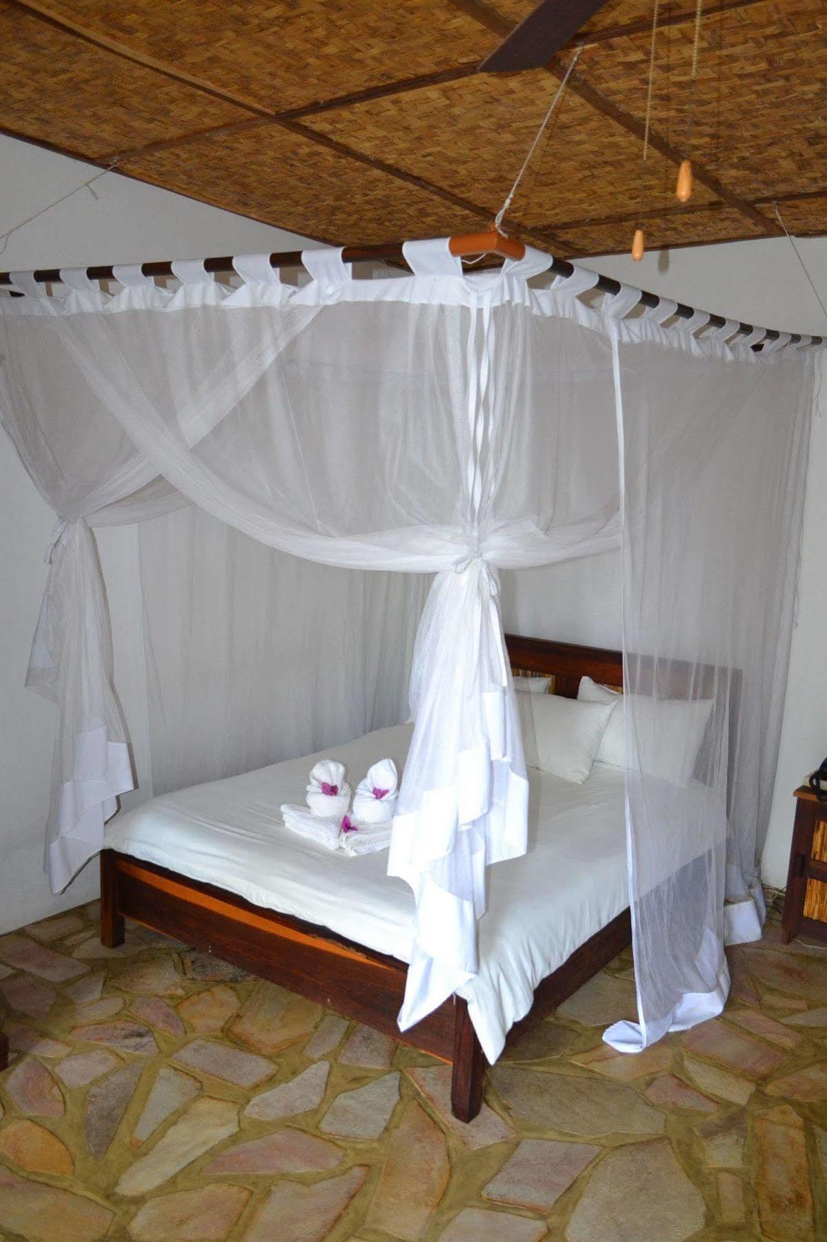 Tambuti Lodge Rundu Esterno foto