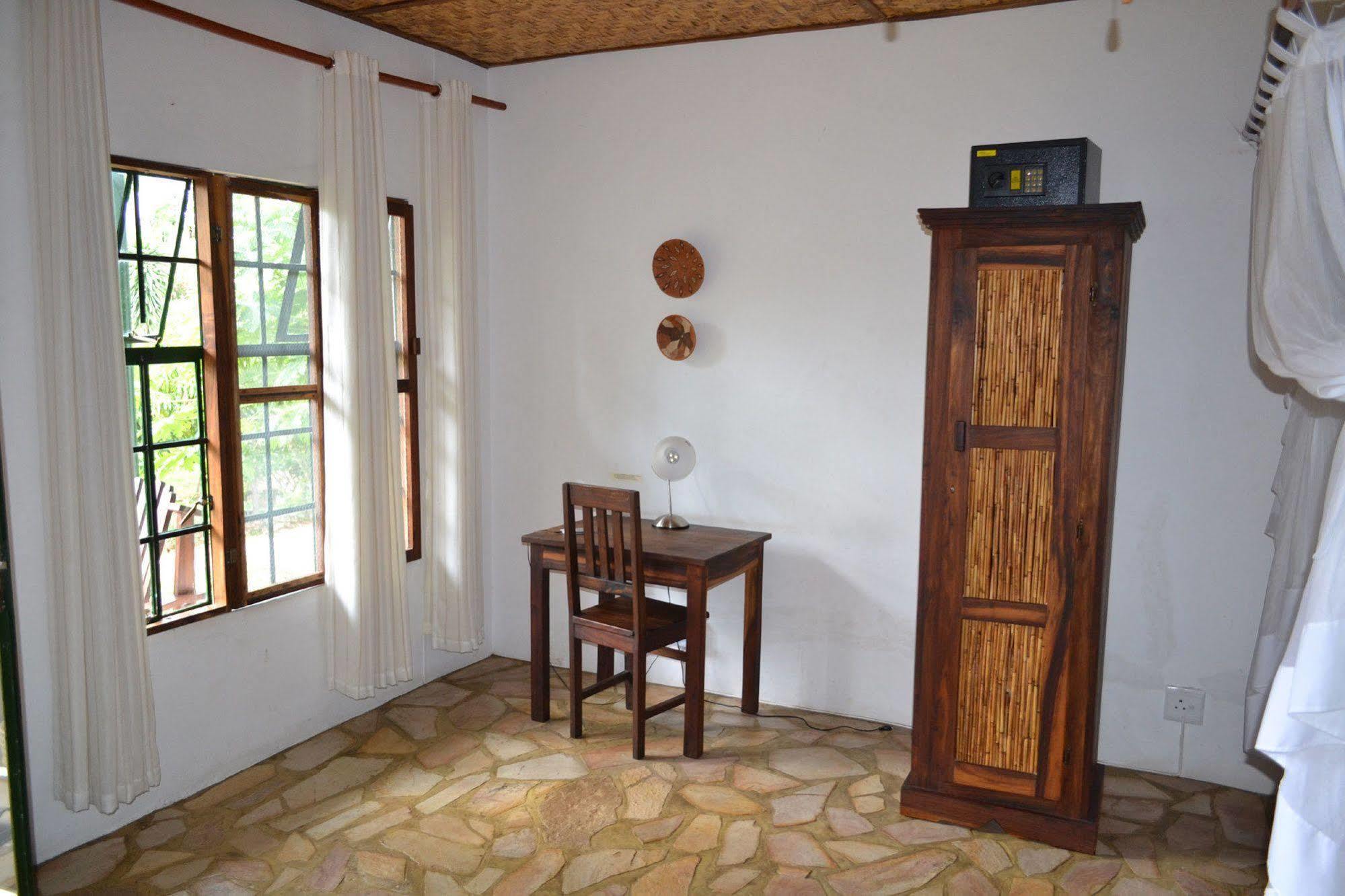 Tambuti Lodge Rundu Esterno foto